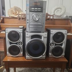 Sony Radio/cd/cassette tape