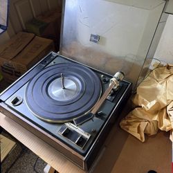 Vintage vinyl player