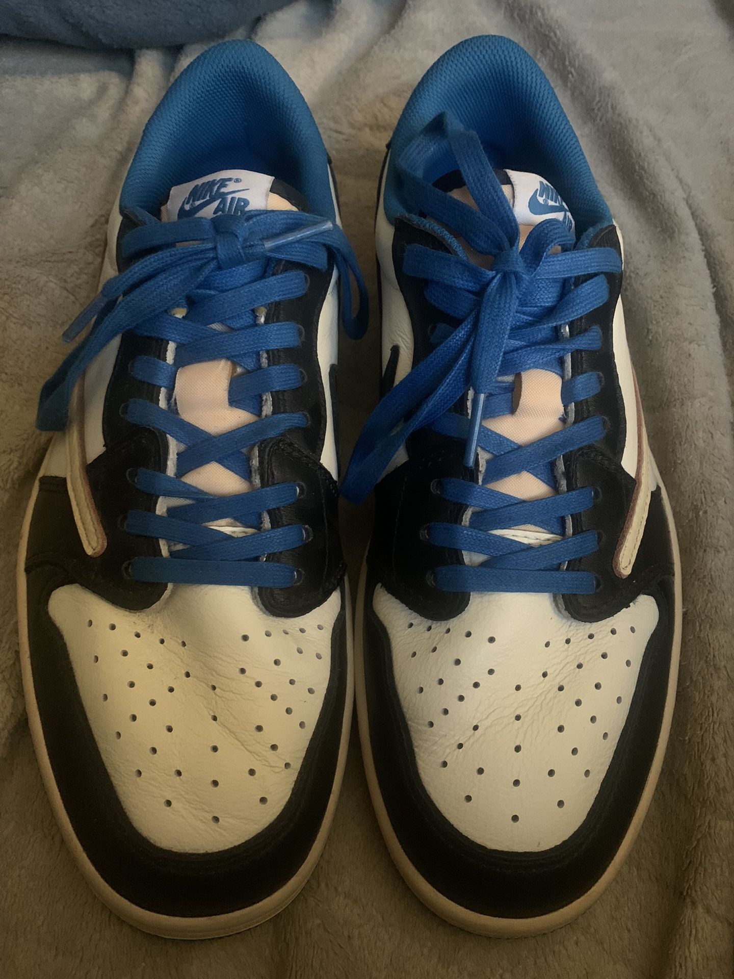 Travis Scott Jordan 1 Low Size 9