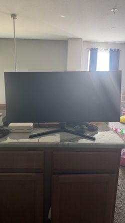 Samsung Monitor and desk