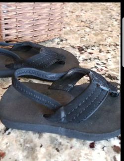 Black Rainbow Child's Sandals - Size 5/6 Kids
