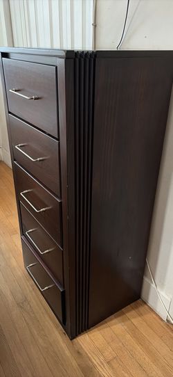 Chest of drawers