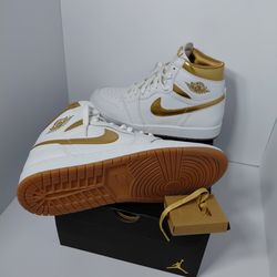 Nike Air Jordan 1 Retro High OG Metallic Gold. Mens Size 11. Brand New. No box