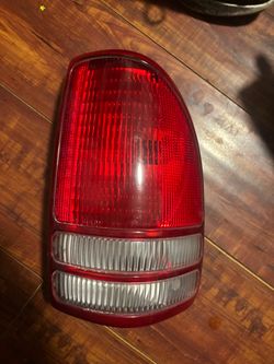 Dodge Dakota right side taillight for 1(contact info removed)