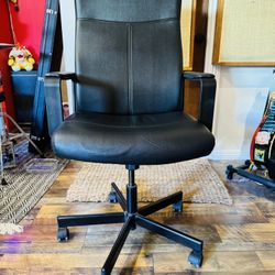 Studio Chair