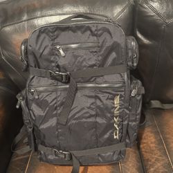 Dakine Sequence 33L Camera Backpack Black DSLR Photography Bag Padded Gear Pack
