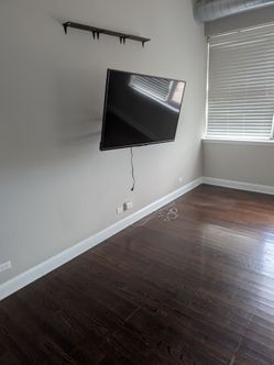 Toshiba TV and mount