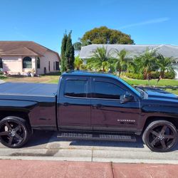 24 Inch rims With Tires Came Out Of a  Chevy Silverado. No Low Balls I Am Asking 4000. I Use This Rims Only For 2 Months No Scratches No Bends New Rim