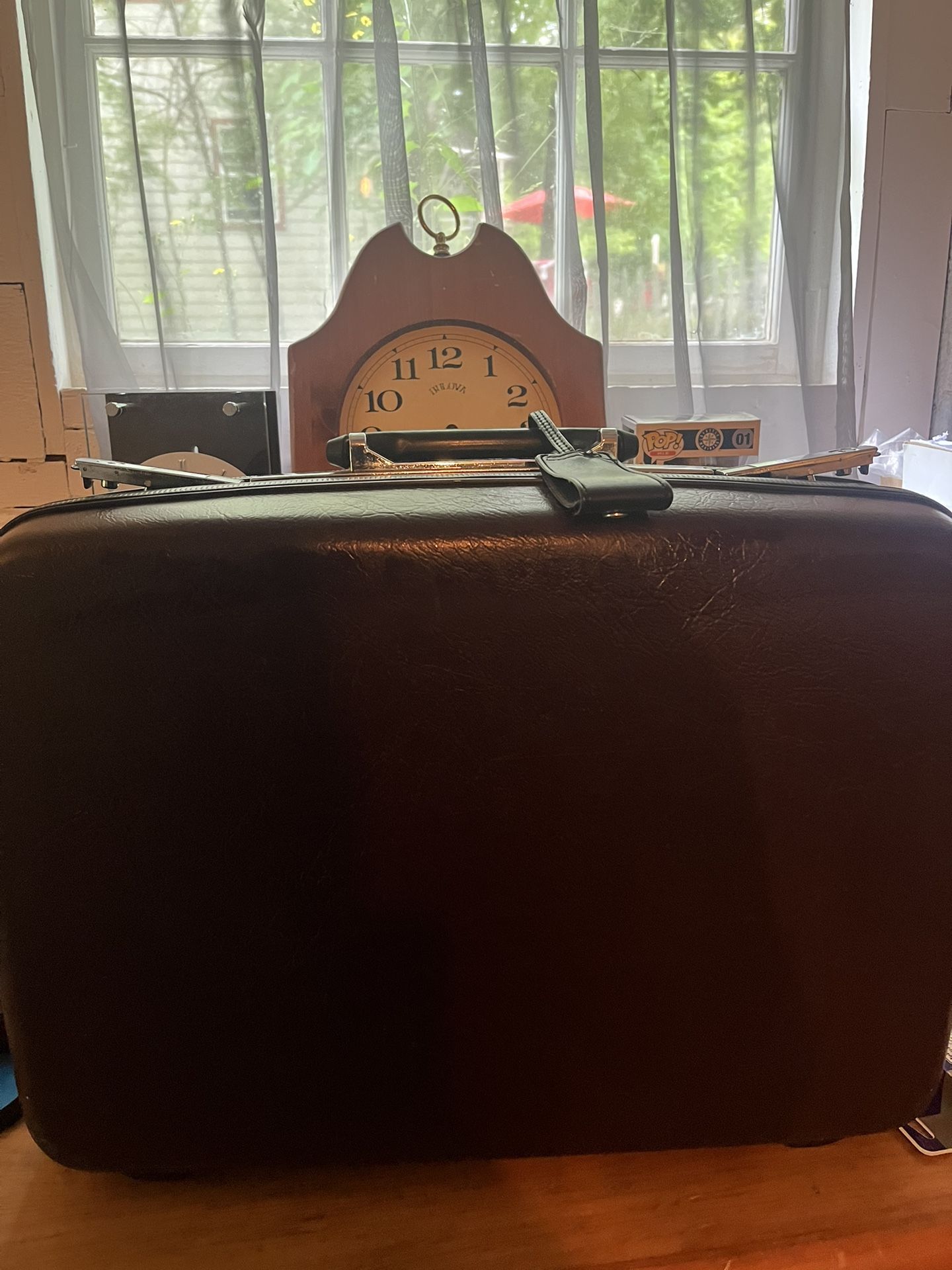 Vintage Samsonite Burgundy Sentry II Hard Case Large Suitcase 22”X16”X7” No Key