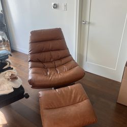 Swivel Lounge Chair 