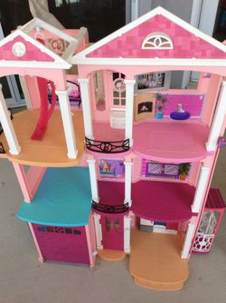 3- Barbie Dream houses