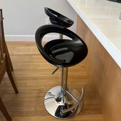 Like new fashionable black color swivel Counter Height Bar stools pair $30 OBO