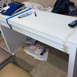 why High Desk, Beautiful For Any Space A Student Would Love It Has Glass On Top One Driver