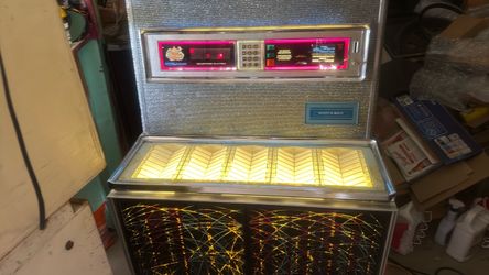 Seeburg LS325 jukebox