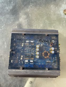 ROCKWOOD 400w Amplifier  in Excellent  Condition 