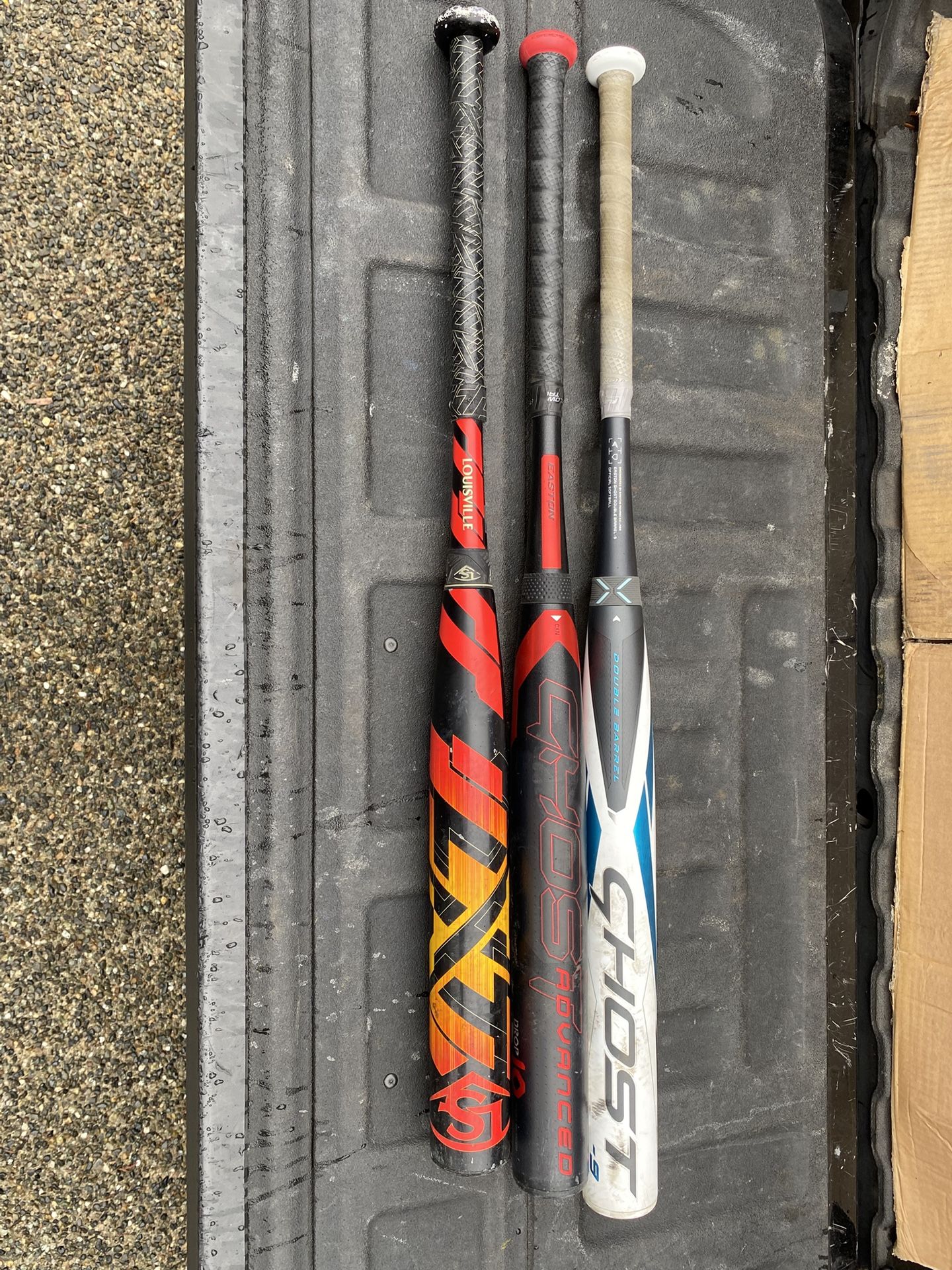 Girls/Women’s Louisville Slugger LXT