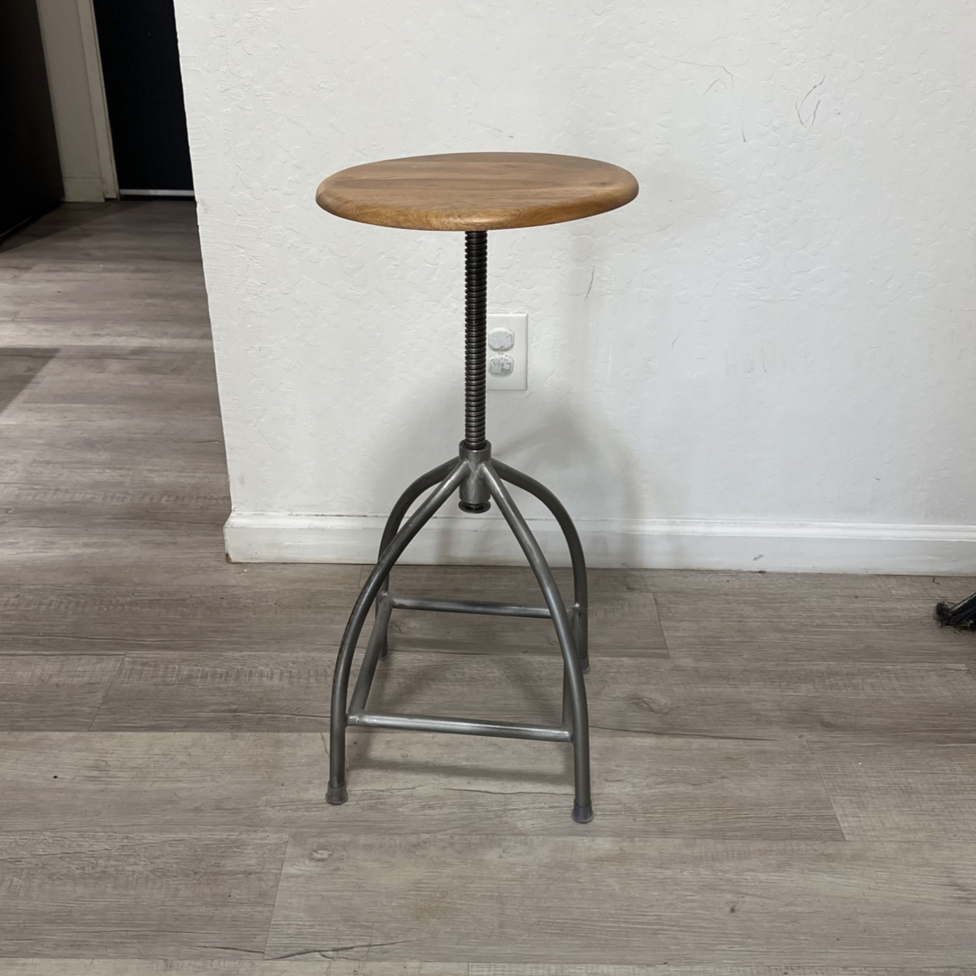 Round Wooden Bar Stool
