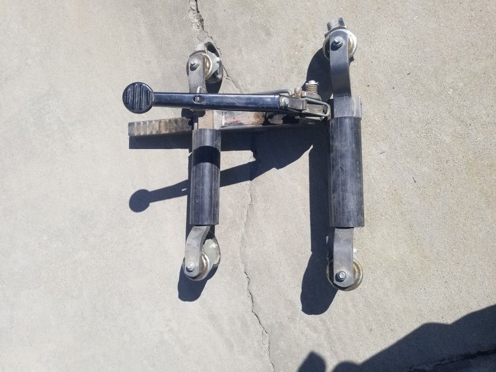 Car Go Jacks 125 For 2 Of Thim