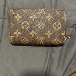 Loui Vuitton