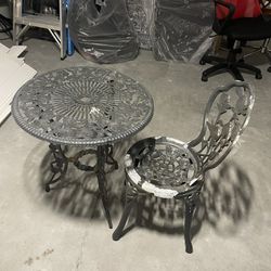 Metal Chair W/table 