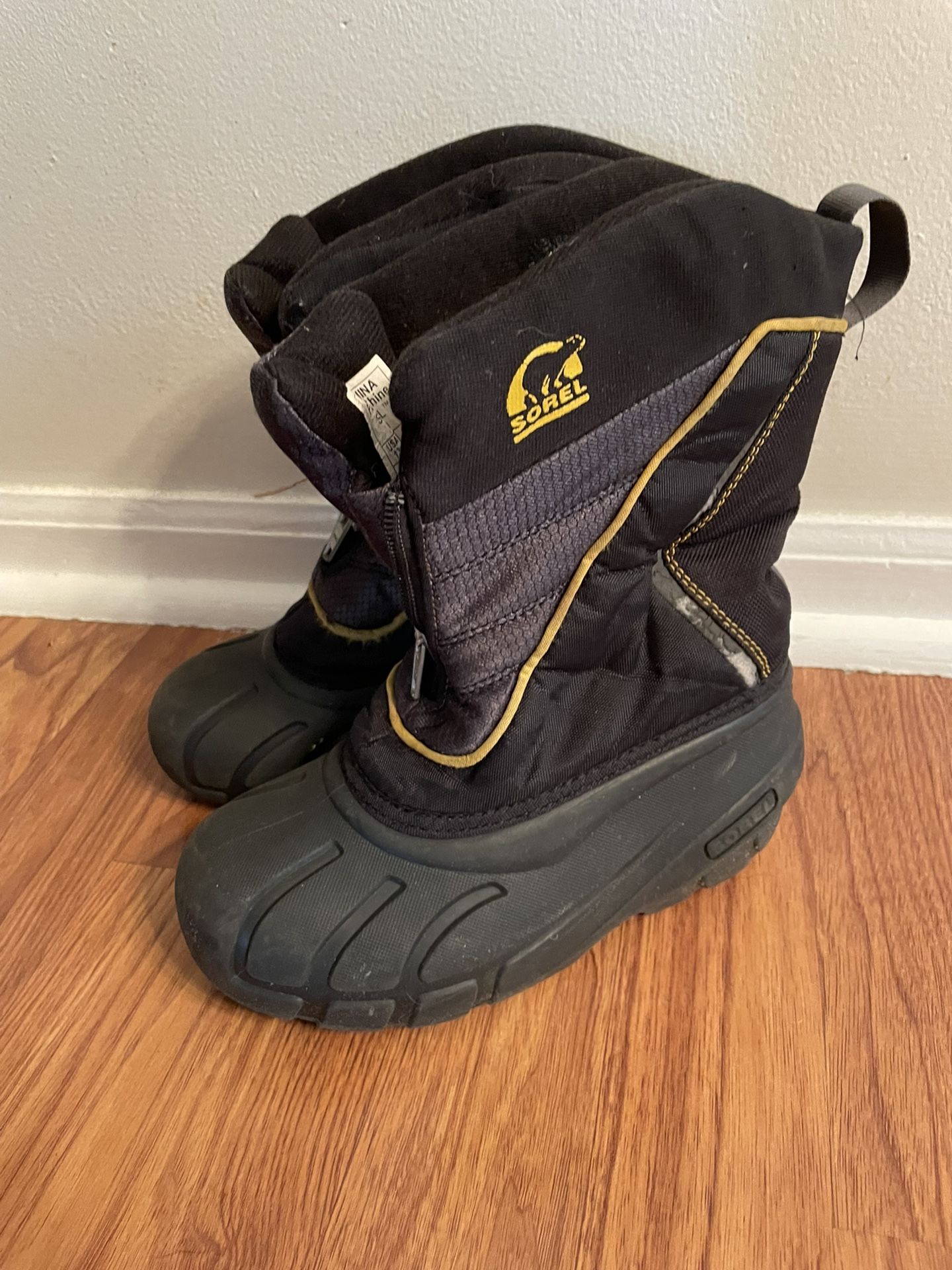 Sorel Boots,boys size 13