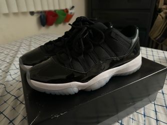 jordan 11 low space jam size 9.5