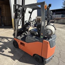 Forklift TOYOTA 8FGCU15 680 Horas