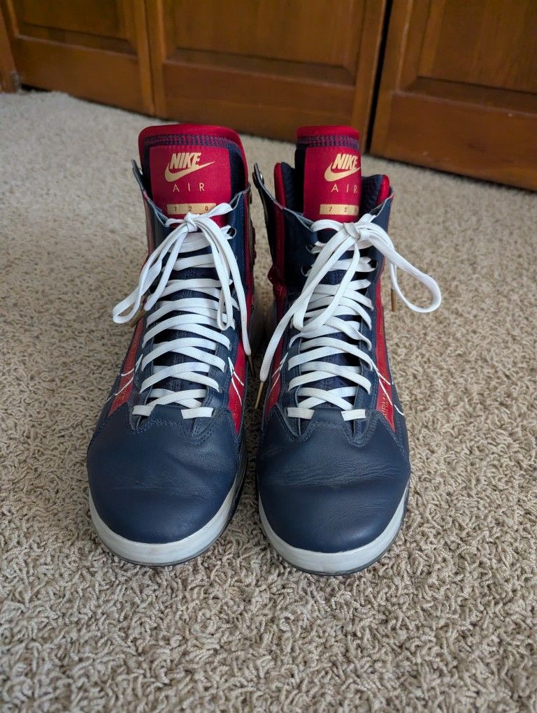 Nike Air Max 720 Saturn (Size 8.5)