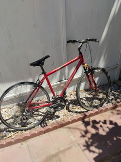 Diamondback hybrid 700 series Wheels light and fast 24 speed
