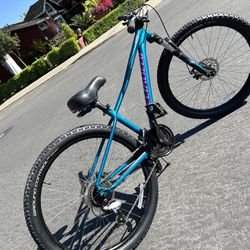 Specialized Pitch Mountain Bike Great Shape Ready to Ride 27.5-tires Small-Frame