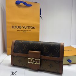 LV women’s wallet