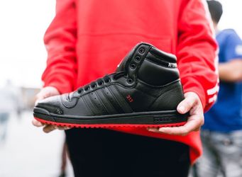 Size 12 - RARE adidas Top Ten Detroit vs Everybody
