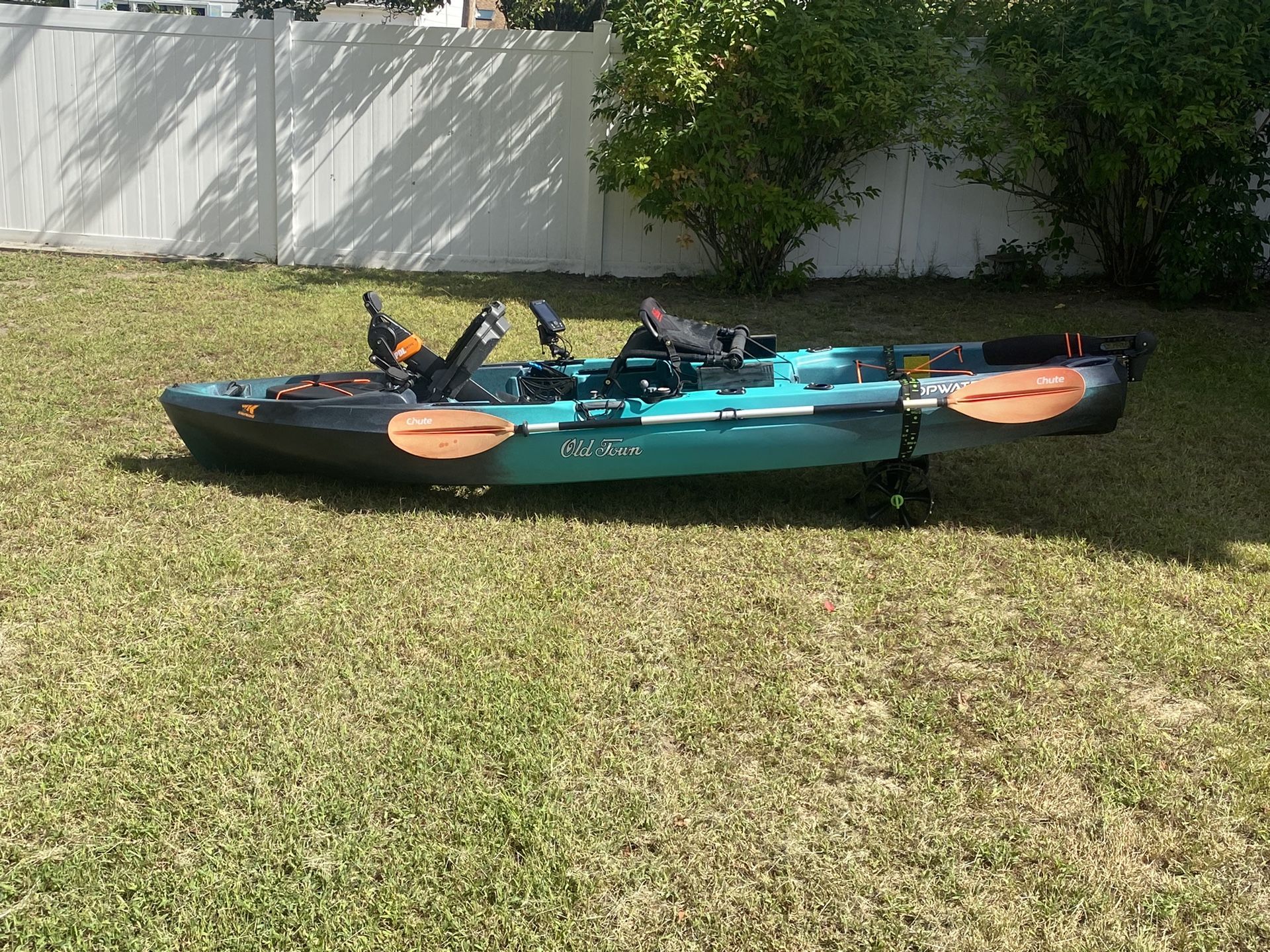 Old Town PDL 12foot kayak + fish finder 