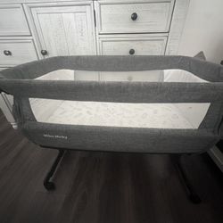Mika Micky Bedside Bassinet
