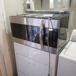 Frigidaire Above The Range Or Countertop Microwave Just Like Brand New For Sale In Pine Hills 175