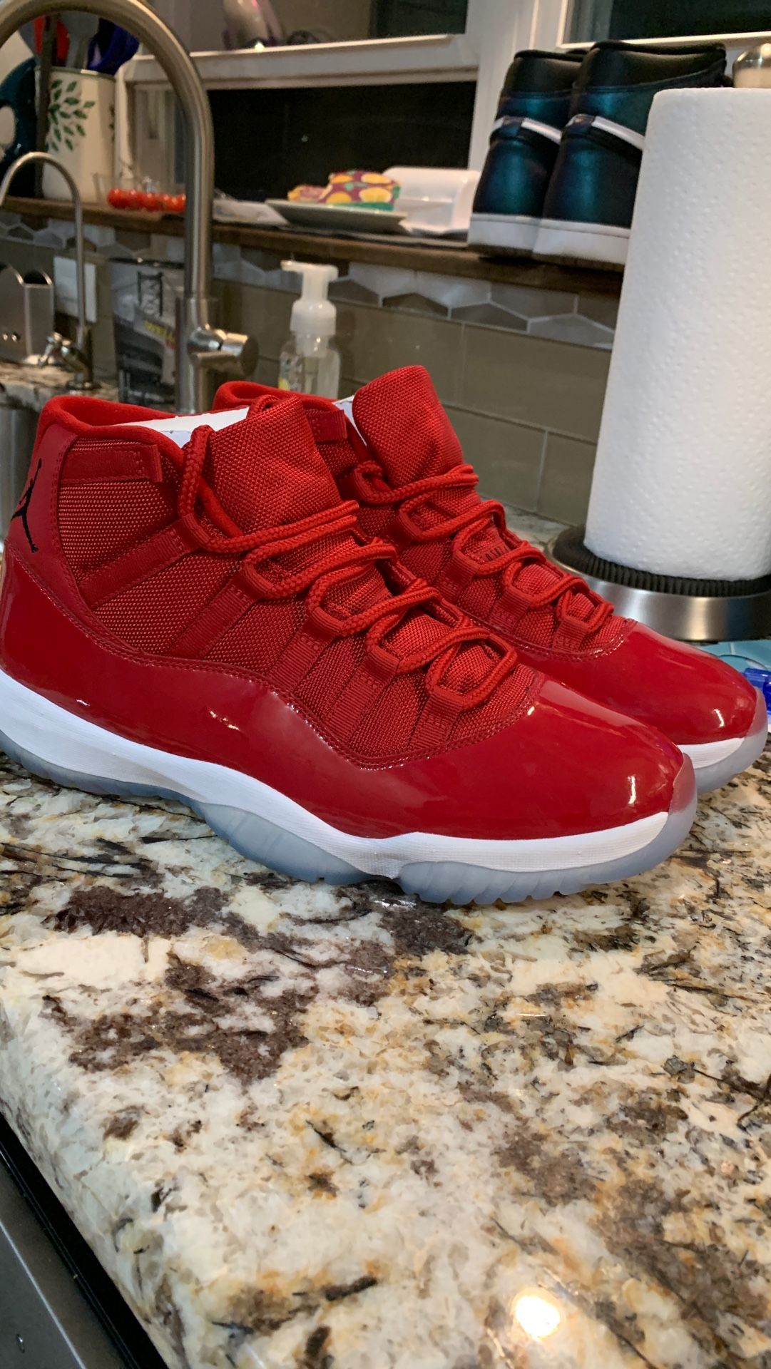 Jordan 11 win like 96 Gym red size 10.5