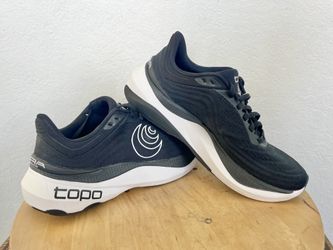 Topo Athletic Aura TPA-W080 Sneakers Women's US 8.5 Black Running Shoes EBS1957