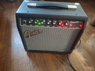 FENDER Champion 20 guitar amp