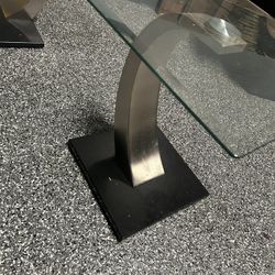 COFFEE TABLE AND SIDE TABLE
