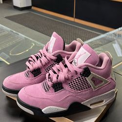 Nike Jordan’s Size 8.5 no box (1250)