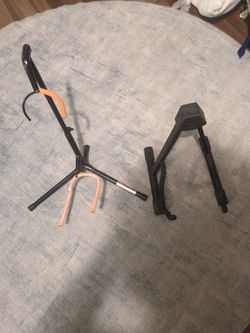 2 guitar stands