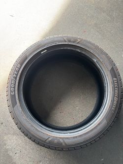 Goodyear ElectricDrive 2 Tire 235/35R20