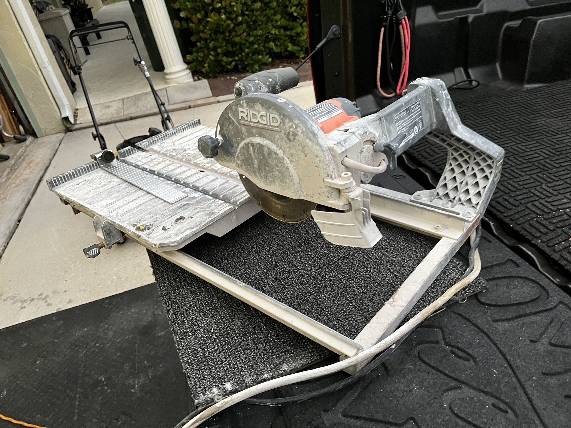 Rigid Wet, Saw Tile Saw Missing Tray Works Good