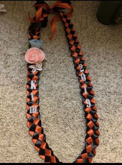 Graduation leis