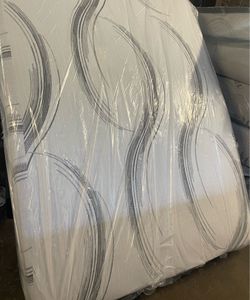 Queen Mattress – Clean – Comfortable – Delivery Available – $150