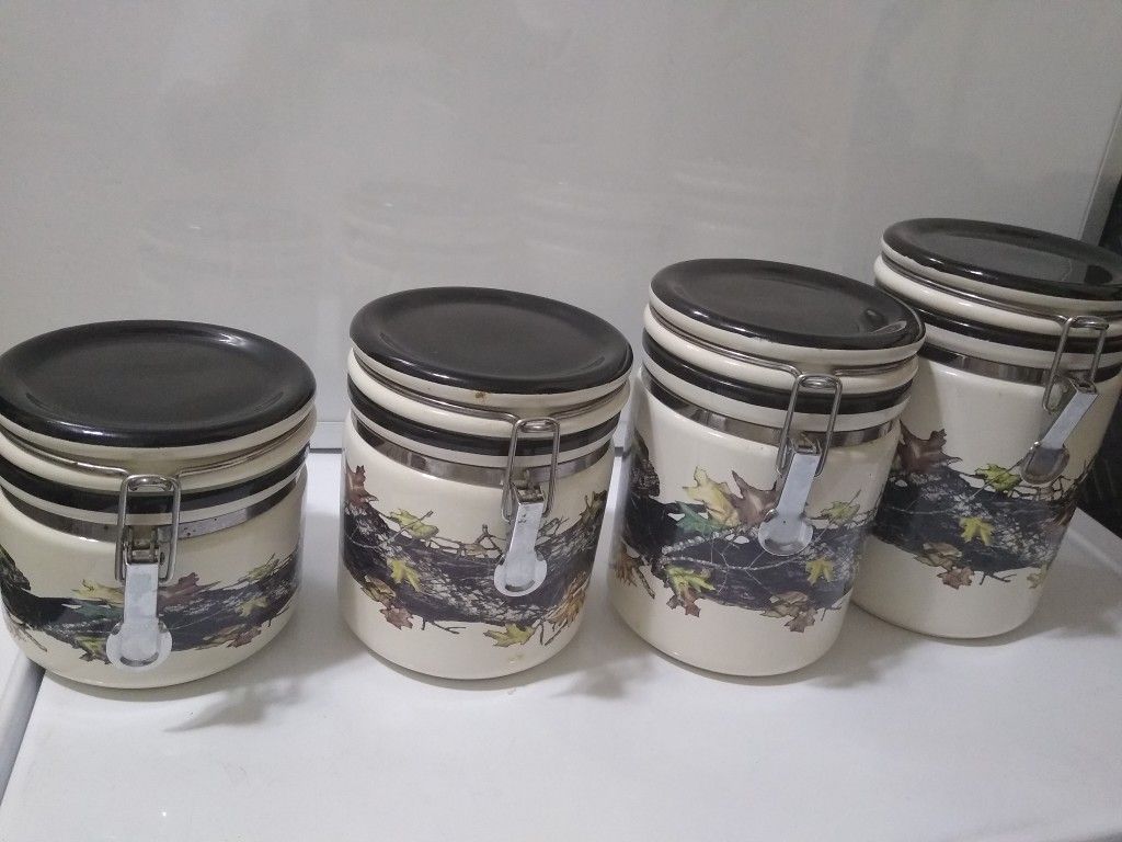 Decorative Porcelain Jars