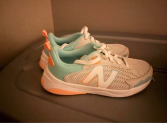 New Balance girls  Sneakers