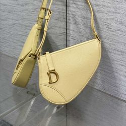 Simple and fashionable multi-purpose small crossbody bag for the armhole area