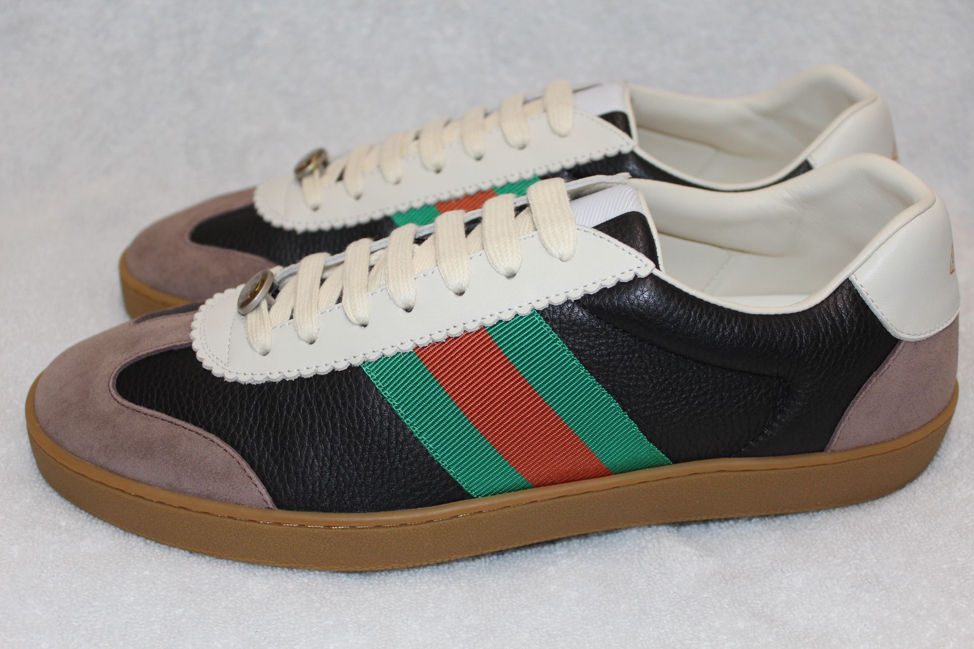 Gucci G74 leather sneaker with Web for Sale in Los Angeles, CA - OfferUp