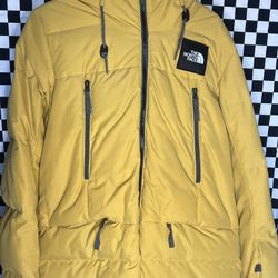 Women’s The NorthFace 550 jacket size